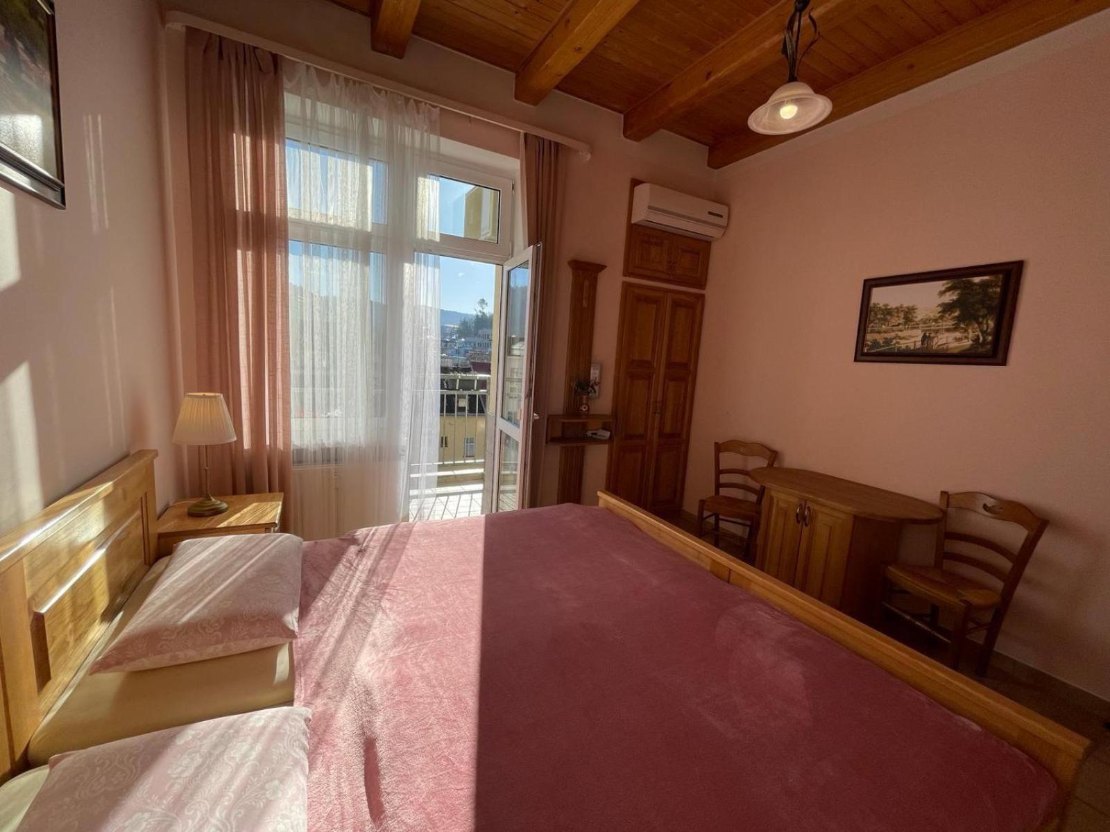 Appartment Centrum Karlsbad Buitenkant foto